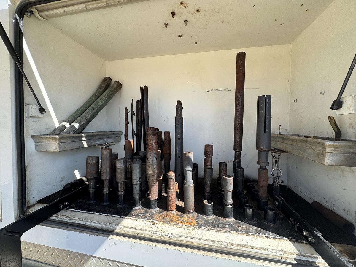 Used 2009 Single/Split Drum Slickline Truck for Sale