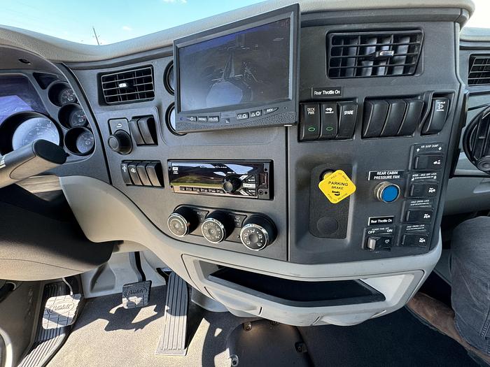 Used 2019 Peterbilt 567 Wireline Truck for Sale