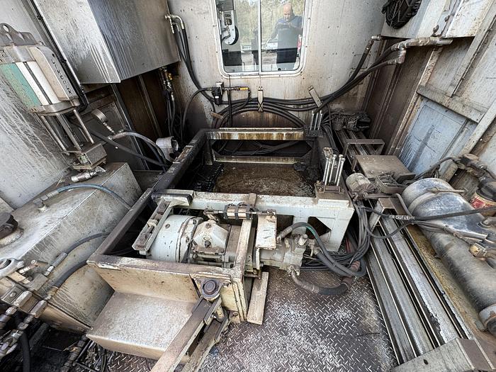 Used 2013 Kenworth T800 Wireline Truck for Sale