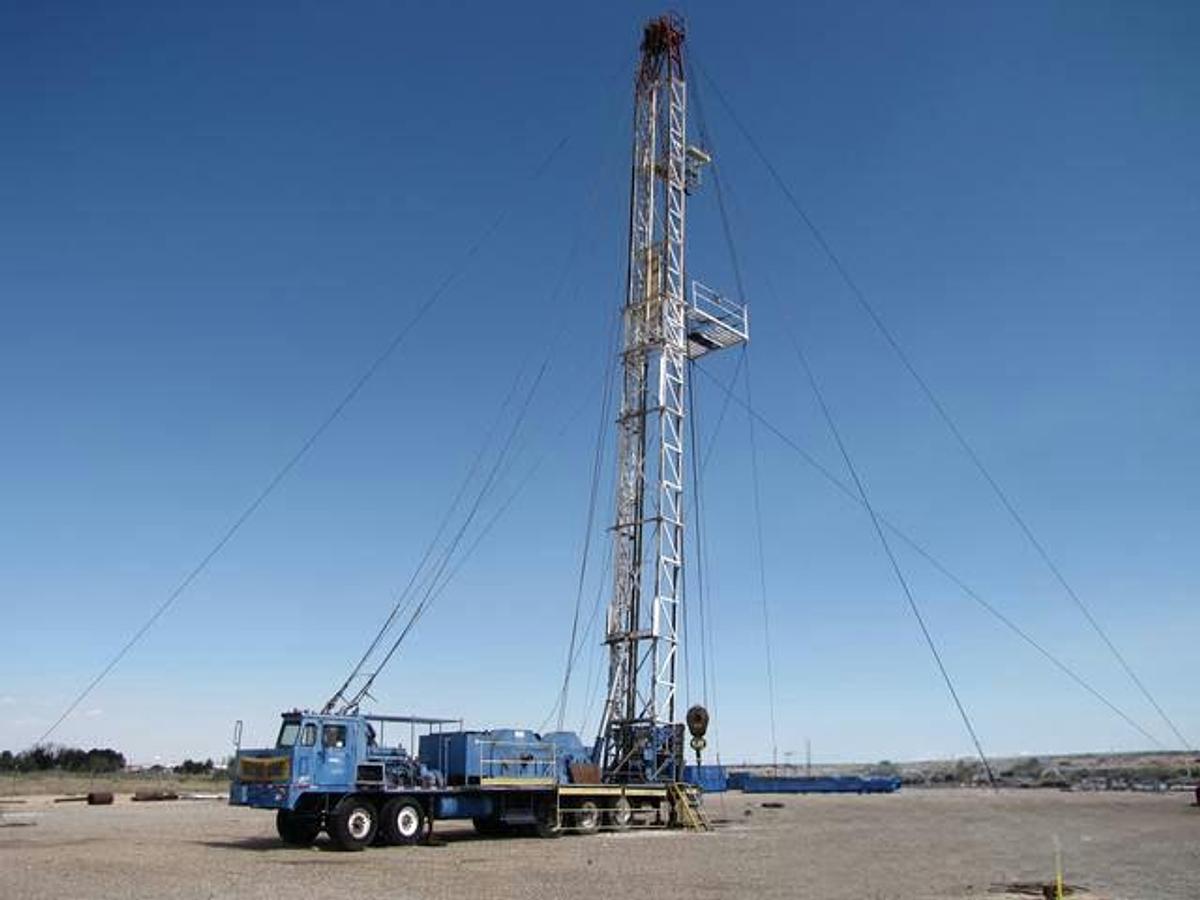 Used COOPER LTO-350 Double-Drum Workover Rig