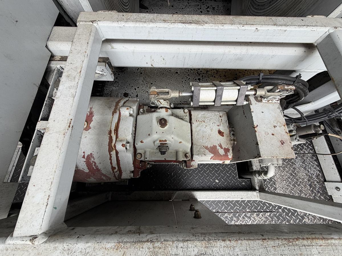 Used 2017 Kenworth T800 Wireline Truck for Sale