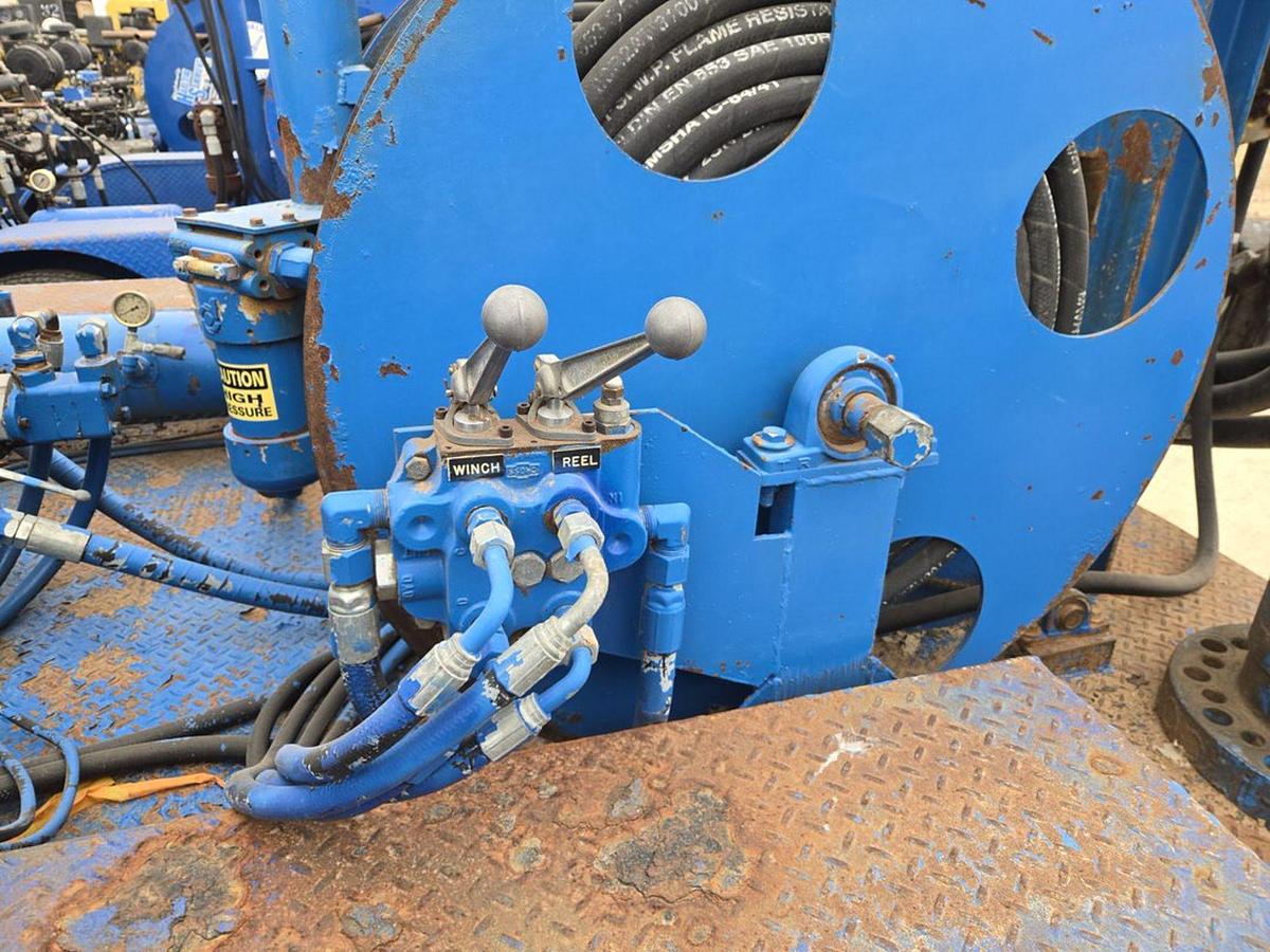 Used 2011 Trailer Mounted 85 Ton Logan S2.5 Power Swivel for Sale