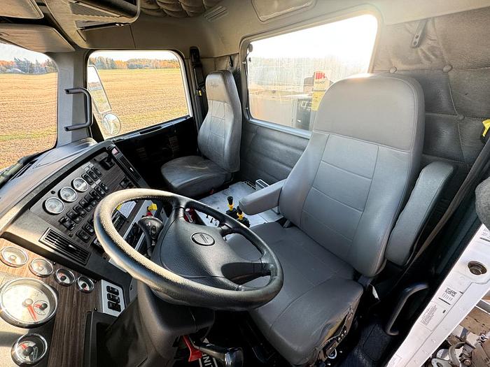 Used 2017 Freightliner 122SD Gravel Dump Truck for Sale - Automatic