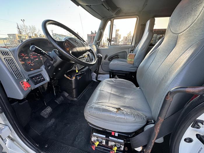 Used 2006 International Wireline Truck for Sale