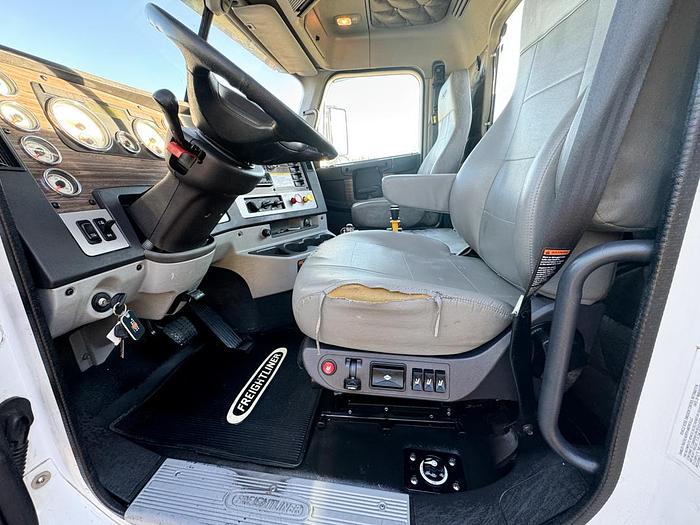 Used 2017 Freightliner 122SD Gravel Dump Truck for Sale - Automatic