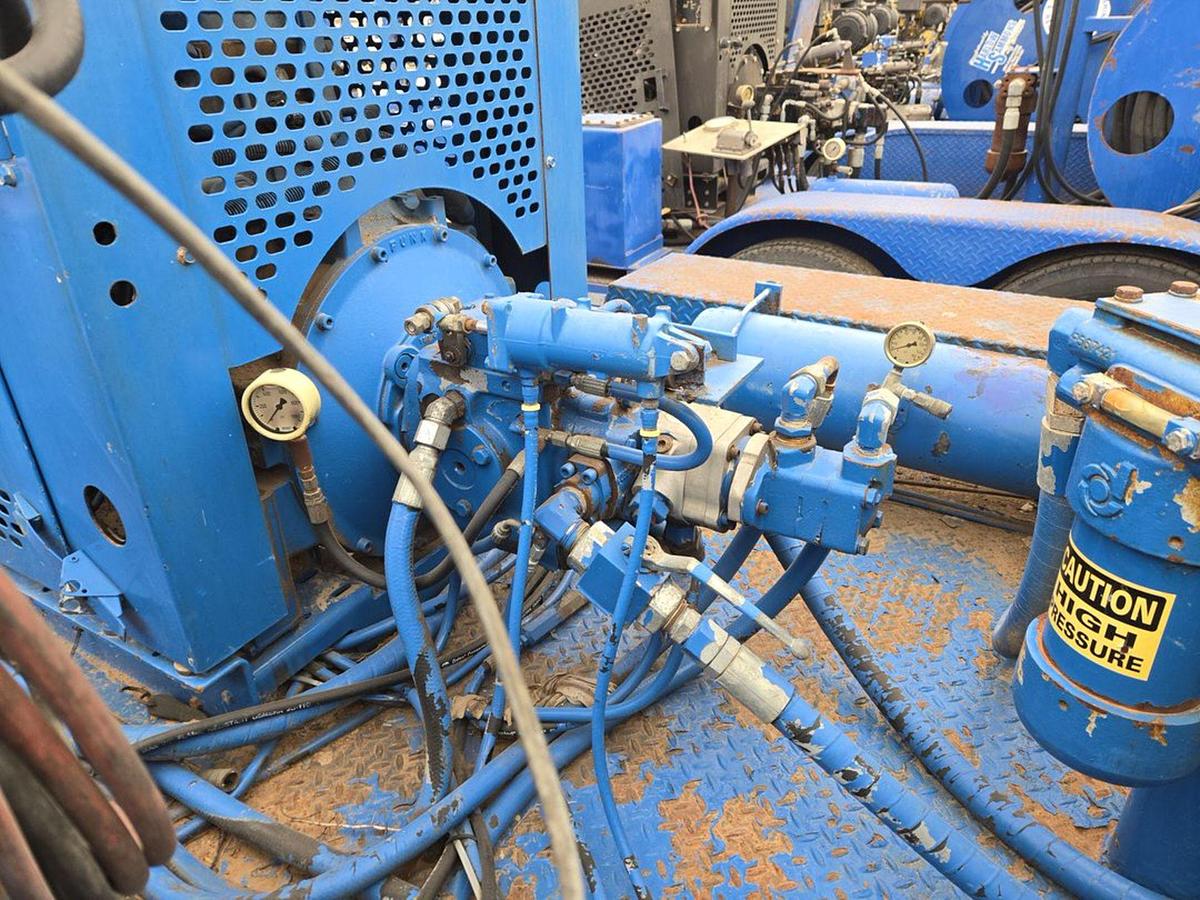 Used 2011 Trailer Mounted 85 Ton Logan S2.5 Power Swivel for Sale