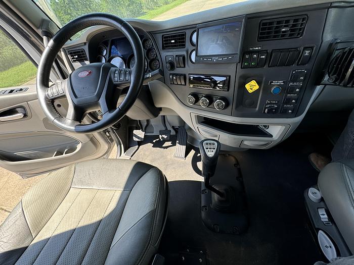 Used 2019 Peterbilt 567 Wireline Truck for Sale