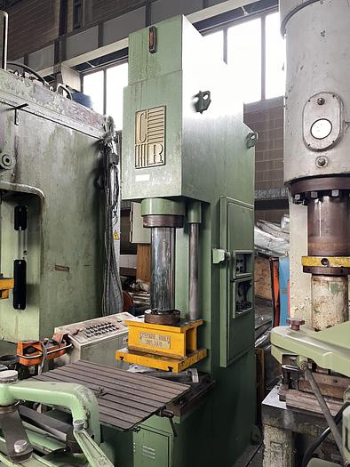 Usato Pressa oleodinamica a collo di cigno CAVENAGHI & RIDOLFI