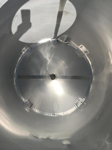 Used Used approximately 500 gallon 304 stainless steel vertical tank