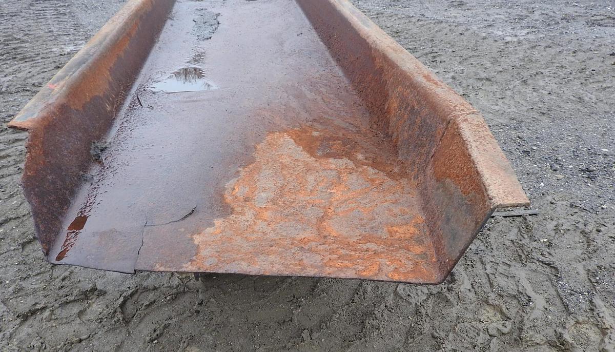 Used Vibrating Conveyor