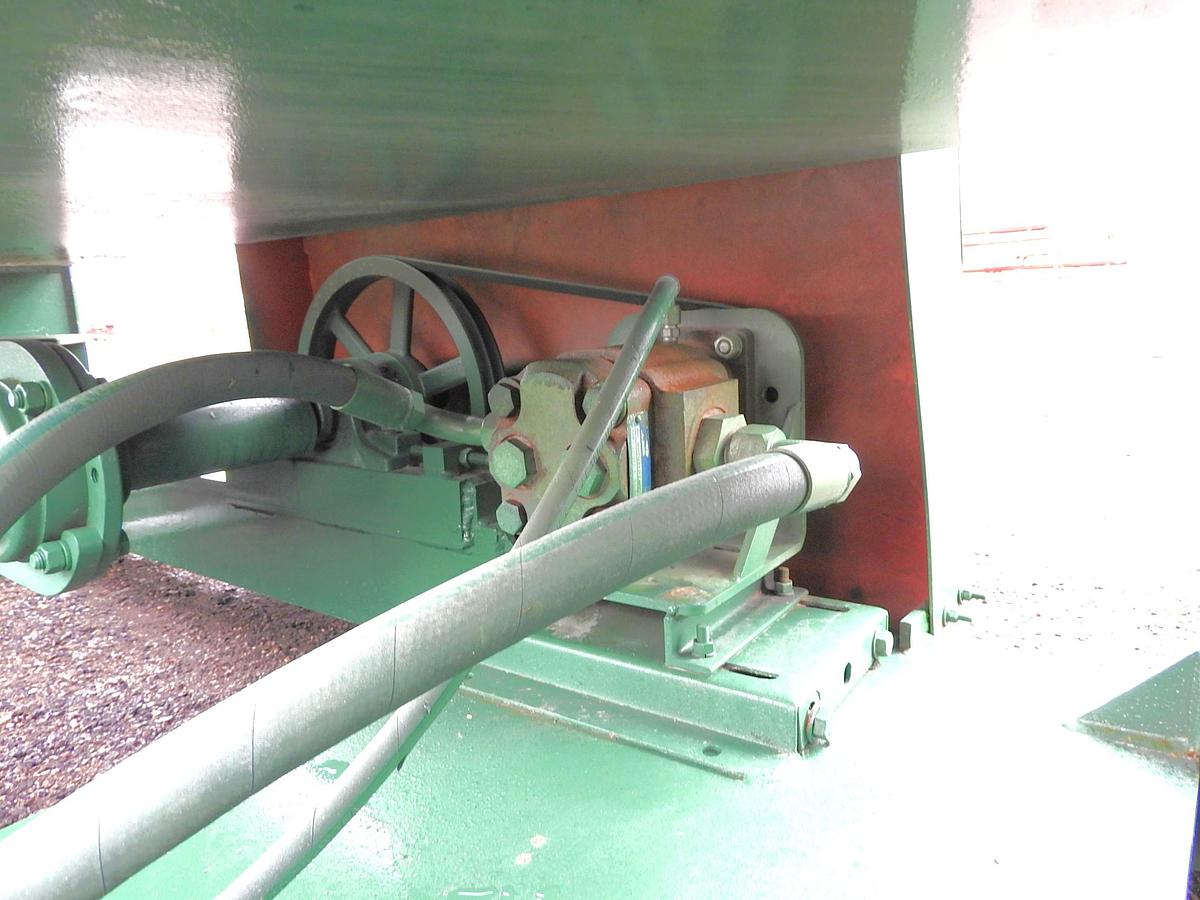 Used Vibrating Conveyor