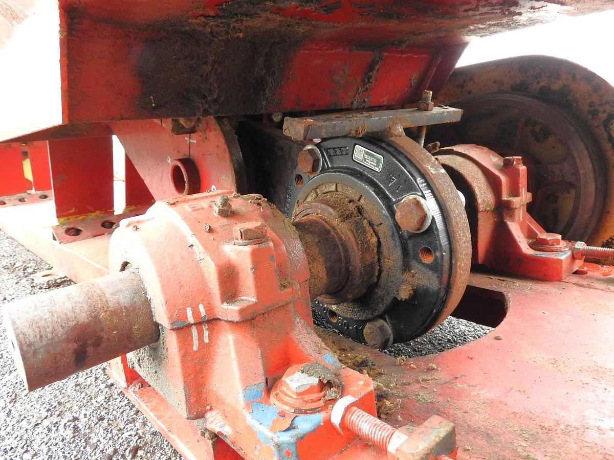 Used Vibrating Conveyor