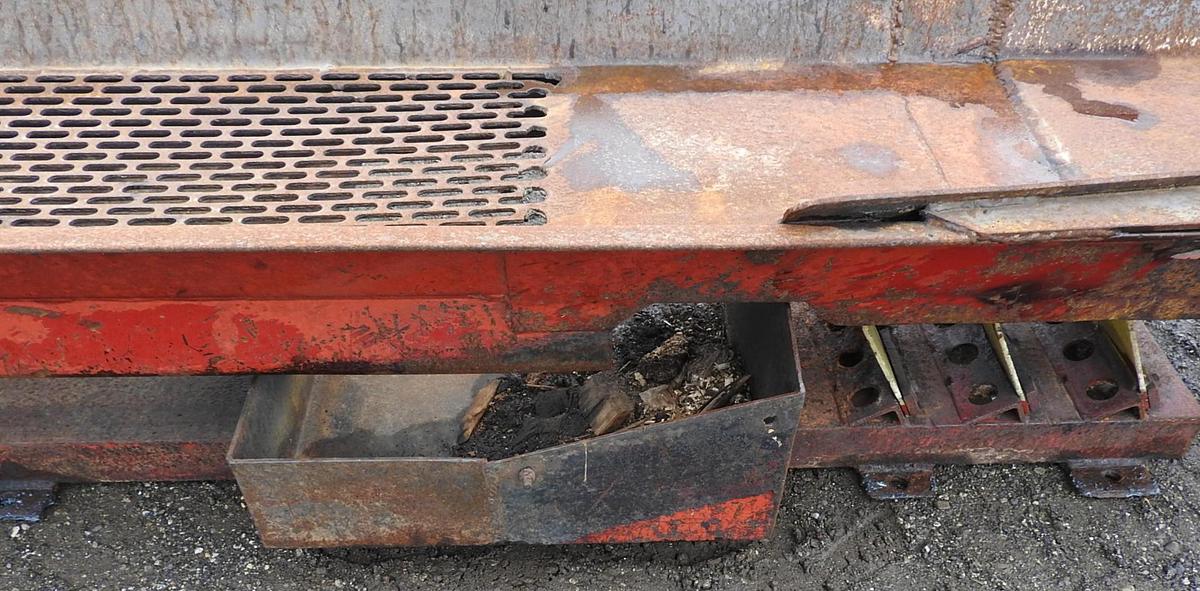 Used Vibrating Conveyor