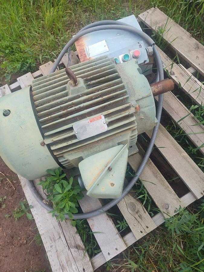 Used Montgomery Wood Grinder