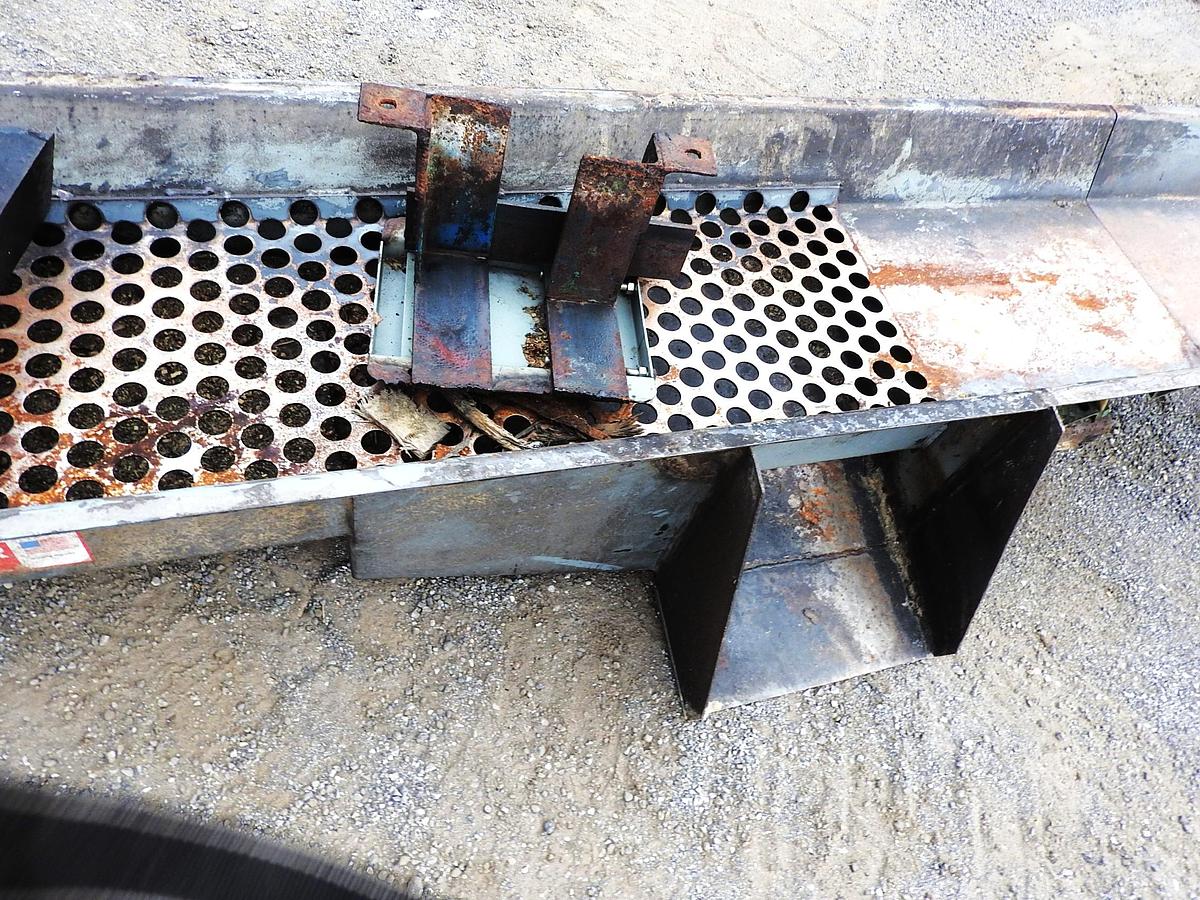 Used Vibrating Conveyor