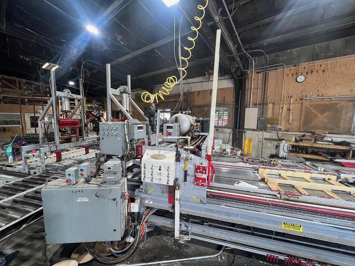 Used Woodpecker Pallet Nailing Machine