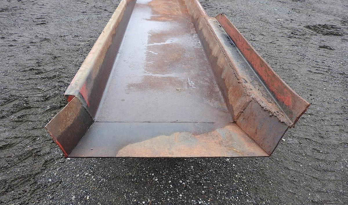 Used Vibrating Conveyor