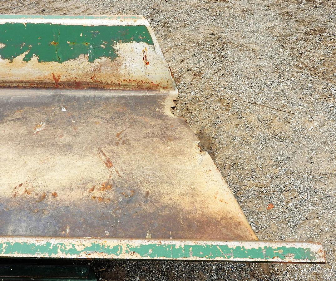 Used Vibrating Conveyor