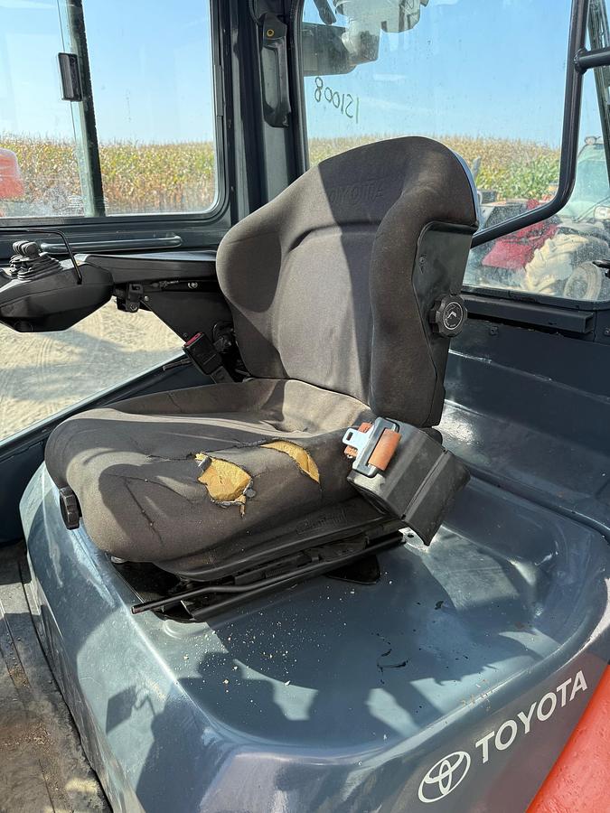 Used Toyota 8FD4OU Forklift