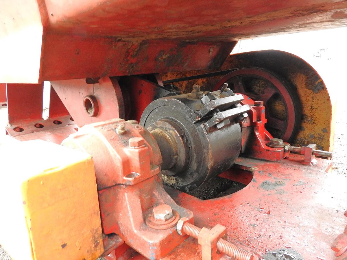 Used Vibrating Conveyor