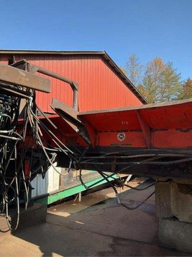 Used Morbark debarker complete hydraulic  set-up