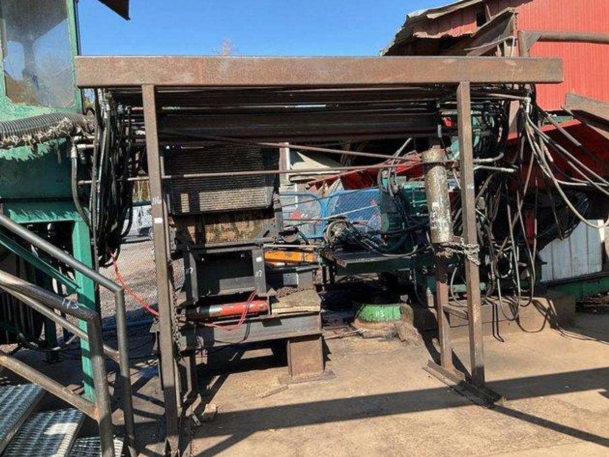 Used Morbark debarker complete hydraulic  set-up