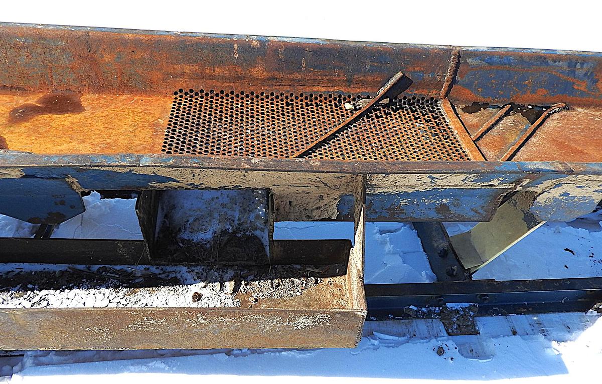 Used Vibrating Conveyor