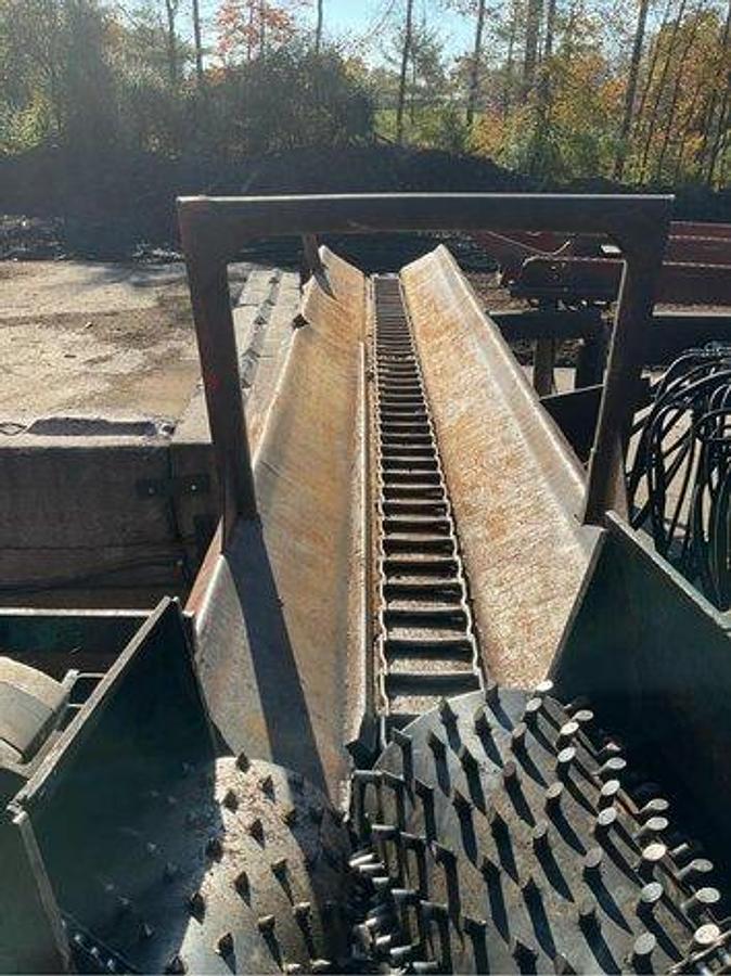 Used Morbark debarker complete hydraulic  set-up