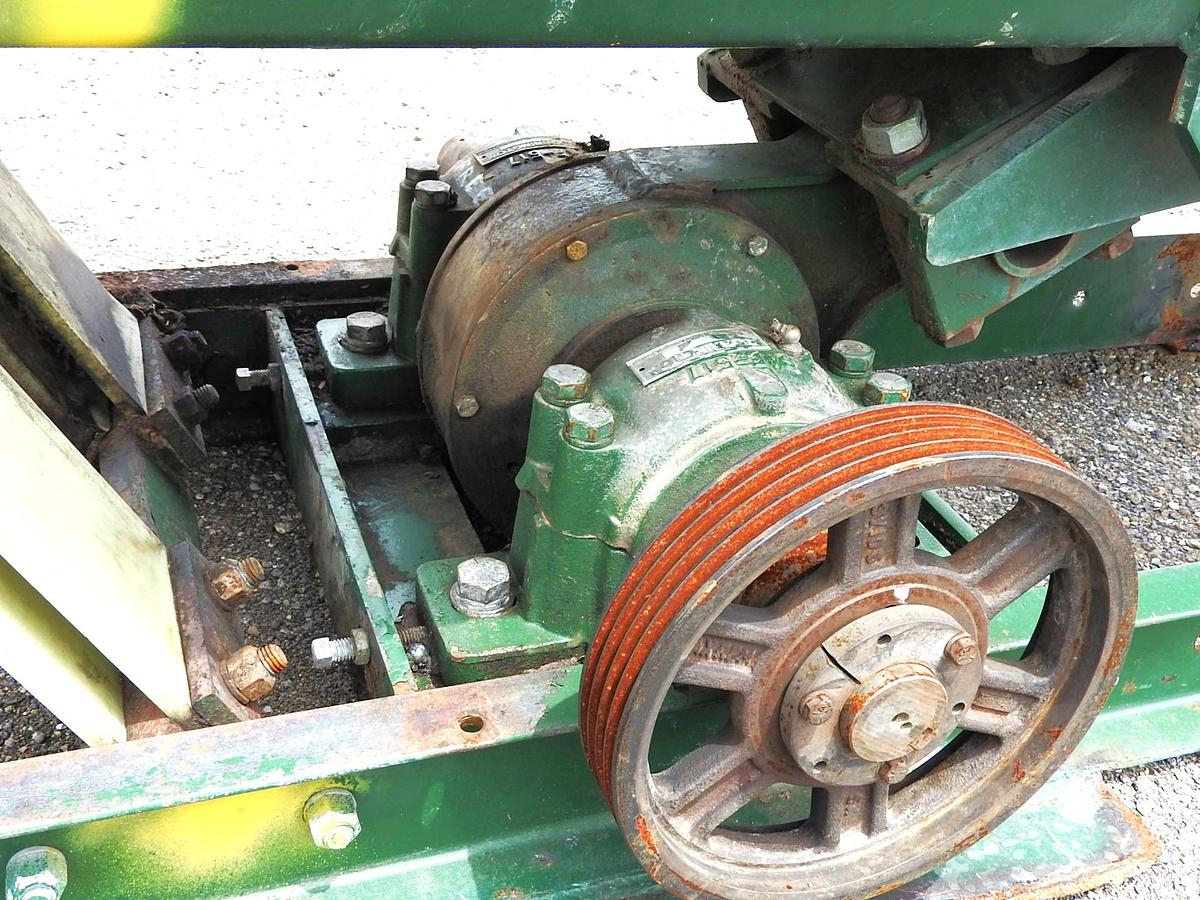 Used Vibrating Conveyor