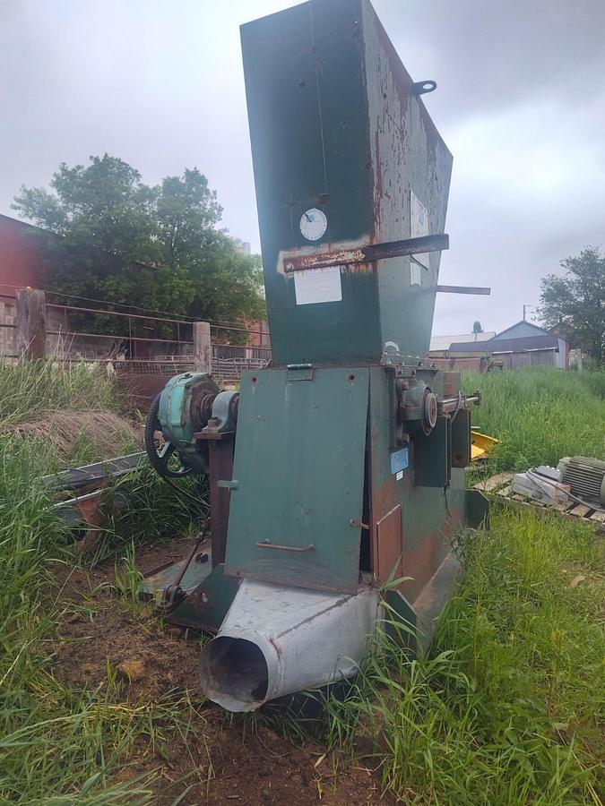 Used Montgomery Wood Grinder