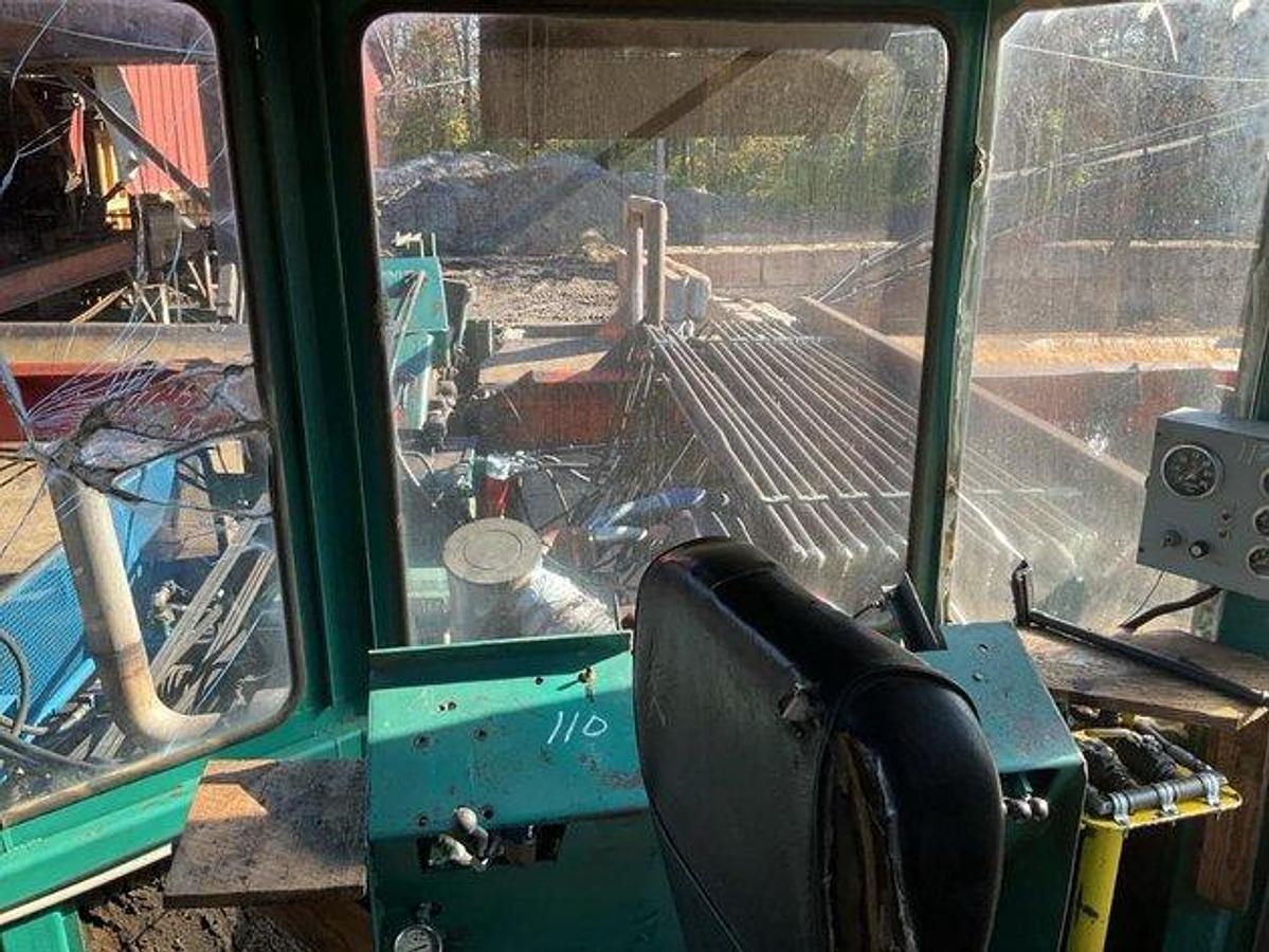 Used Morbark debarker complete hydraulic  set-up