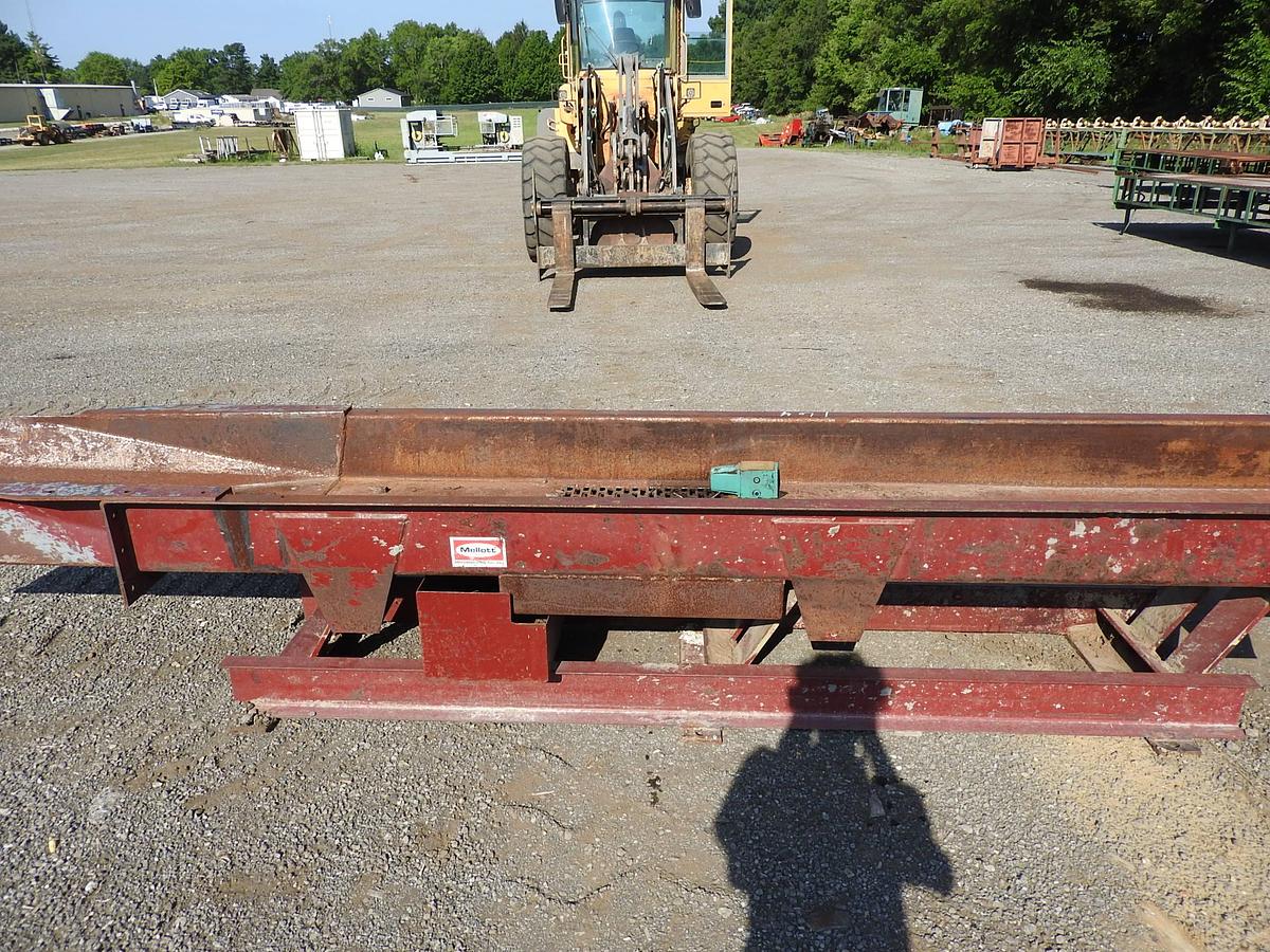 Used Vibrating Conveyor