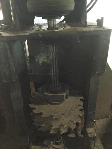 Used Hurdle Circular Sawmill       A complete setup