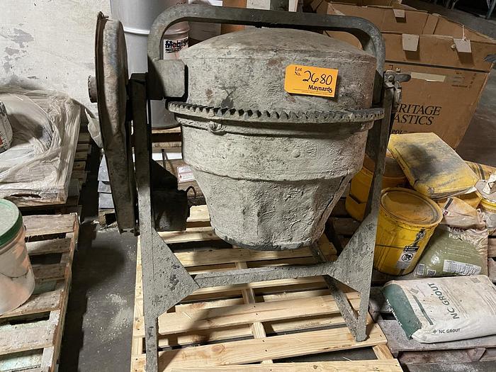 Used LOT OF CONCRETE MATERIALS AND EQUIPMENT