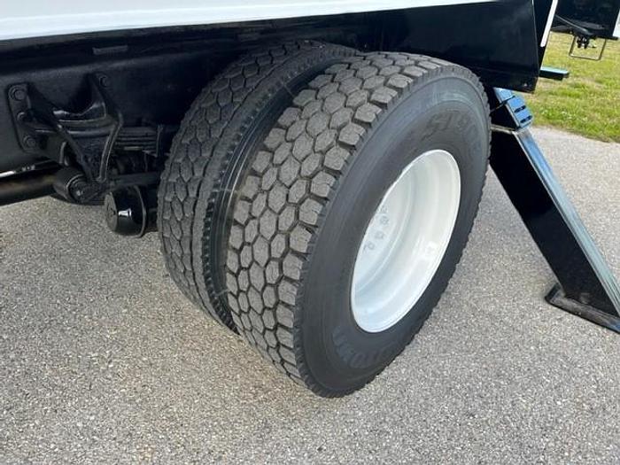 Used Altec AM900 72ft 2-Man Bucket Boom on 2005 International 4400 Flatbed Truck - C02875