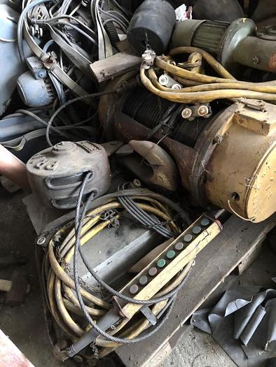 Usato LOTTO DI ARGANI VARI