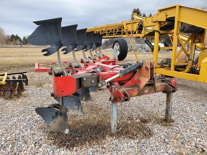 Used Fabco 6 Bottom Plow w/ Hyd Resets