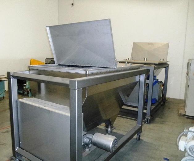 Unused Hopper, 50 CF, S/st, 6' x 4' x 4.5', Auger, Agitator, #C741914