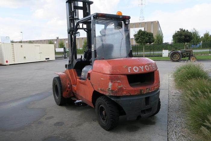 Used 2010 Toyota 42-7FD45 - 5 ton