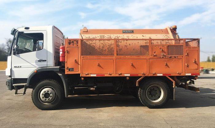 Usado 2011 Mercedes Benz 1623A