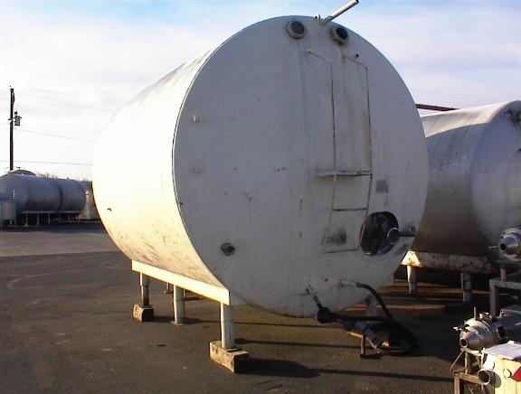 Usado 5000 GALLON STORAGE TANK.  CE HOWARD MODEL 1135-A SERIAL 4102