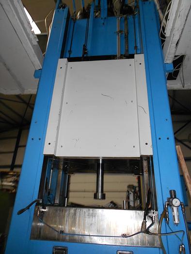 Gebraucht PERS MET AUTOMATISCHE TOEVOER EN AFSNIJAUTOMAAT