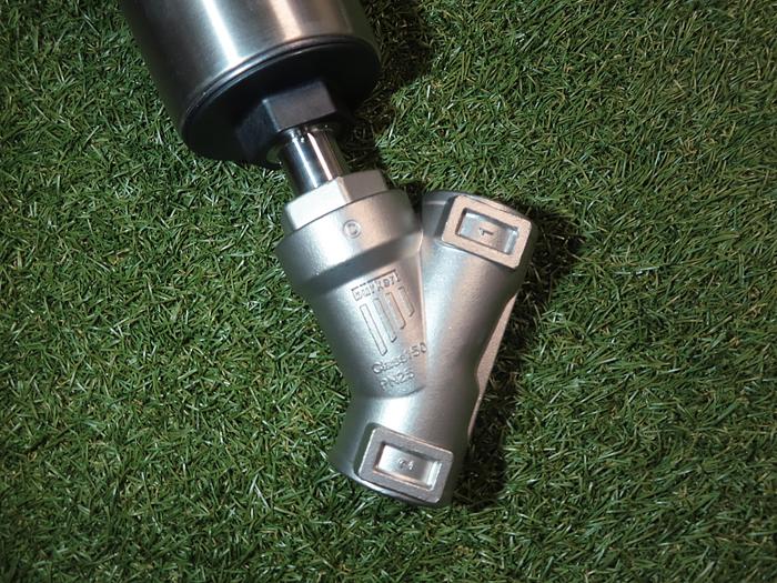 Used Burkert 8801 2100 A 5/4. PTFE SS G1 1/4 Valves