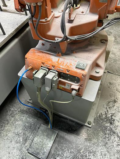 Used 2004 Pinnacle Technologies, Inc. ABB Robotic Polishing Cell