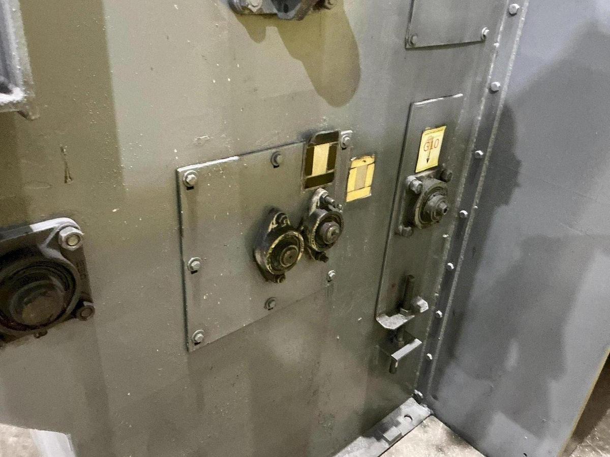 Used 5 CU FT X 15 HP WHEELABRATOR TUMBLAST RUBBER BELT SHOT BLAST CABINET