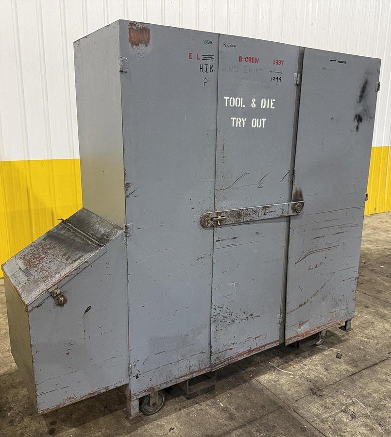 Used HEAVY DUTY ROLLING TOOL CABINET / STORAGE CART