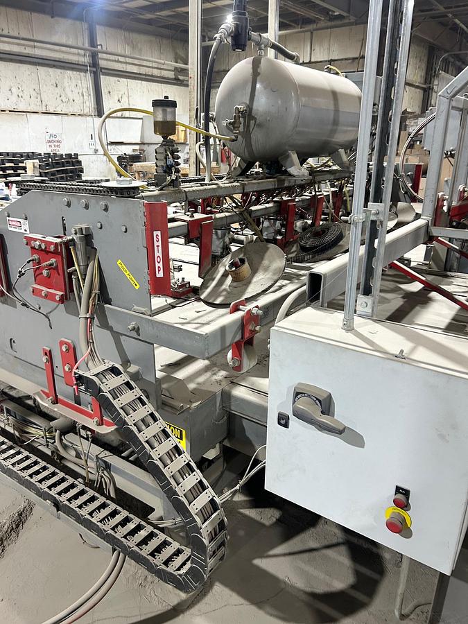 Used Woodpecker Pallet Nailing Machine