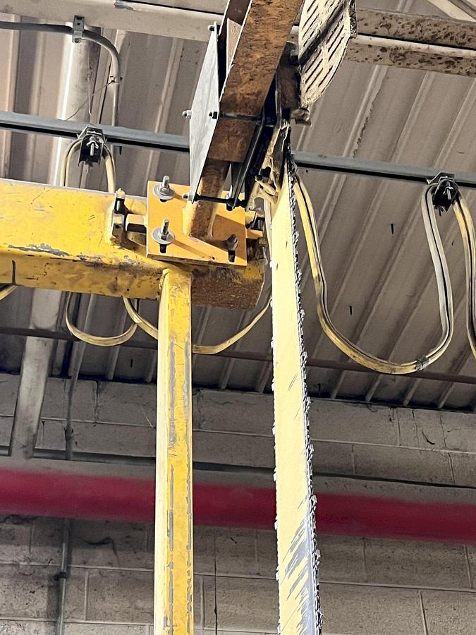 Used 15 HP L&M EQUIPMENT MODEL #HMPC-7-24 CROSS CUT BUNDLE TRAVELING ARCH WOOD BUNDLE SAW WITH CONVEYOR