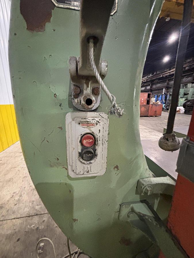 Used 35.5" x 20" TANNEWITZ MODEL #GH VERTICAL BAND SAW