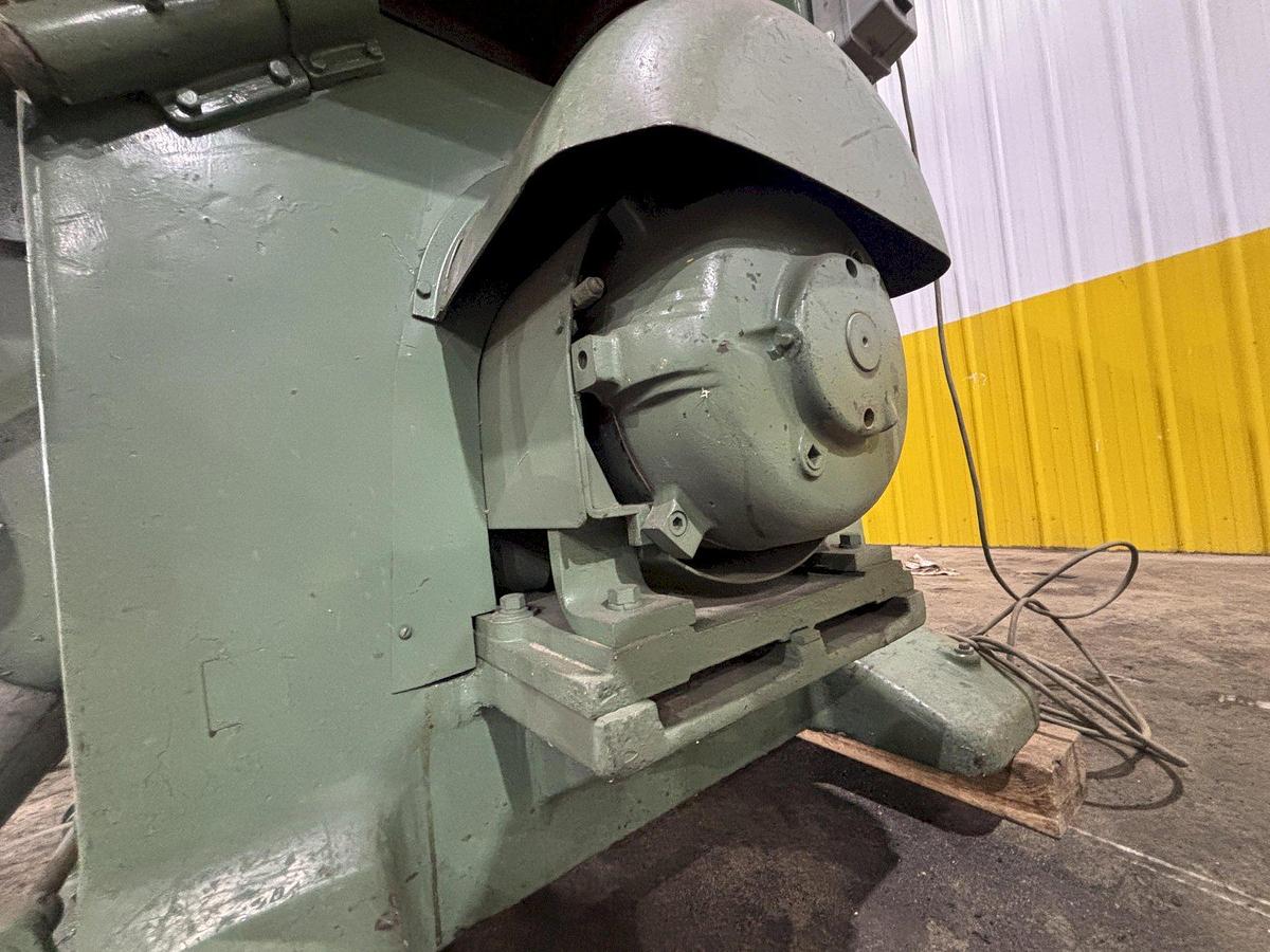 Used 35.5" x 20" TANNEWITZ MODEL #GH VERTICAL BAND SAW